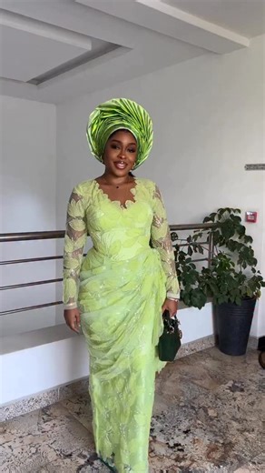 Double dose of gorgeousness 💚💎 Gele stylist | @tagele__ Beauté | @jennifer_arigbe Makeup | @tennycoco @bikkys_hotglam Outfit | @mbndesigns_ @hami_jani #AsoEbiBella | Aso Ebi Bella