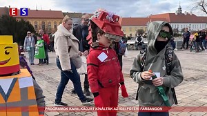 Programok kavalkádját kínálták az idei főtéri farsangon A Dunakanyar Szíve Egyesület idén is megszervezte a váci főtéri farsangot, amelyet ezúttal Valentin-napon rendeztek meg. A szervezők ennek megfelelően a szerelmesek ünnepéhez kapcsolódó elemekkel is kiegészítették az álarcos programot. | ESTV