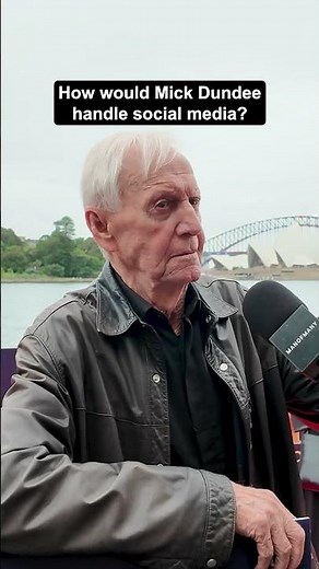 Asking Paul Hogan Questions on the Red Carpet for the 40 year Anniversary of Crocodile Dundee!