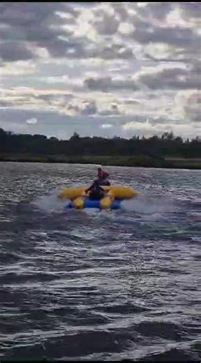 Heavy-duty PVC 4 Person Inflatable Flyfish for Water Sports