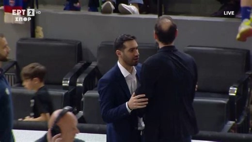 Τα χυδαία συνθήματα σε βάρος του Μπαρτζωκα (vids) | to10.gr