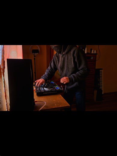 AL FIN MI PRIMER LIVE MIX AUNQUE SI LE COSTO UN HUEVOS A MIS CELULARES Y COMPU 😅😅🥲 espero que les guste 🥺🥺#agreesive #dubstep #música #livemix #dubstepmix @KONIX @Dubstep_Culture ノエミ06 @magito_rody @Sam @Jenyei