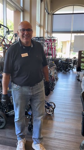 How to disassemble, your pride gogo scooter #adapt2it #mobilityscooters #seniors #pridemobility #medicalepuipment