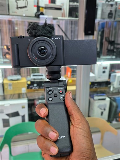 Sony ZV1 Creators Combo: Best Portable Vlogging Camera