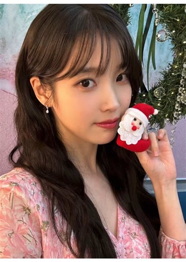 * flowers grow, birds sing, and rivers flow * IM IN MY DREAAAAAMMMMMMMMMMMMMMMMMMMM #fyp #foryou #kpop #IU #fy