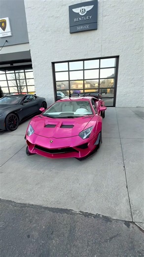 Uh oh... What happened to TheStradman’s Pink Lambo? 🔧