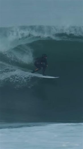 Primer freesurfing de @alonsocorrea durante los previos al Arica Pro Tour. En su última Vlog también te cuenta sobre toda la representación de los peruanos 🇵🇪 en El Gringo 🙌🏼. Video completo en la web. | Surf Place Perú