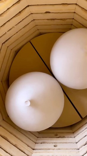 How to make a ceramic balloon sculpture ❤️ ••• Follow @sivansternbach for more! | The Ceramic School