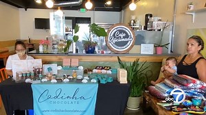 A Northridge coffee shop hosts community pop-up events for small businesses and allows vendors to set up near the storefront to help other local businesses. ☕ "Our vision was always for the community. You know just be a place for people to gather. And if you're a vendor, just reach out to us on Instagram and we would love to cater to you and help you out," the owner said. https://abc7.la/3cHyx55 | ABC7