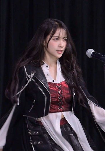 Hoop BNK48 - Blue Rose [TSH48 x BNK48 “Sky Lantern Wish” Shanghai Special Performance] | 260711 @ผัดไทลี #hoopbnk48 #bnk48 #beginxoxo