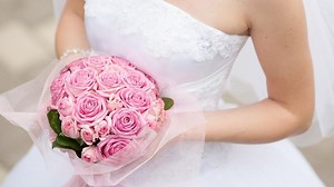 Watch How to Find a Cheap Wedding Gown on Amazon Live