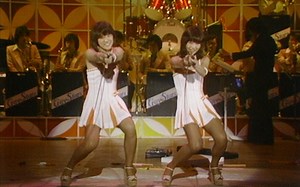 【胡椒警察】ピンク・レディー - ペッパー警部 1976年8点!全员集合