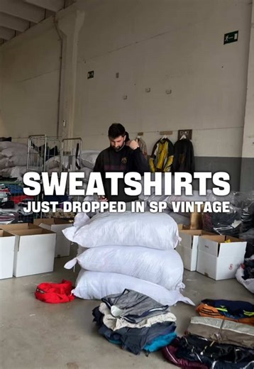 Abrimos expert bundle de sudaderas vintage de marca , una de las favoritas por todos los resellers. Selección única de sudaderas como estas disponible en SP. Recordad en la venta al por mayor no se pueden elegir tallas, y esto son ejemplos de lo que podéis recibir. Escríbenos si necesitas más información. #spvintagewholesale #spvintage