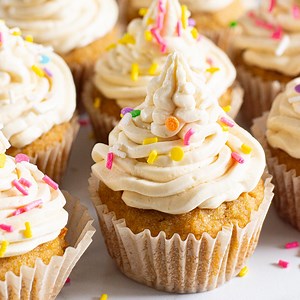Healthy Vanilla Cupcakes - iFoodReal.com