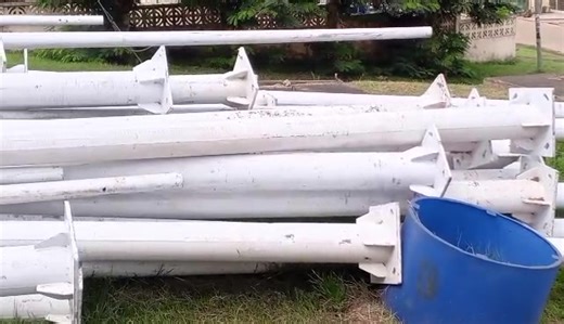 *Twifo Atti-Morkwa MP Commission Installation of 200 Solar Streetlights in Twifo Praso* Twifo Praso is set to become brighter with the commissioning of 200 new solar streetlights. The project was launched by Twifo Atti-Morkwa Member of Parliament, Hon. T.D. Vondee, alongside District Chief Executive Hon. Isaac Yawson and Central Regional Council of State member Hon. Hakim Adai. Hon. Vondee explained that these solar-powered lights will ensure continuous illumination in Twifo Praso, even during p