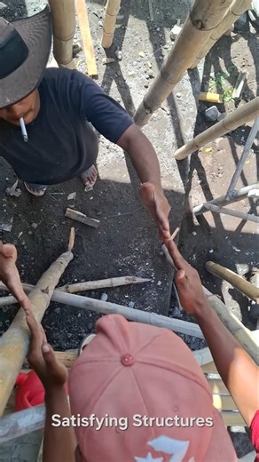 builder funny measuring wood🤣 #teknologia #youtubeshorts