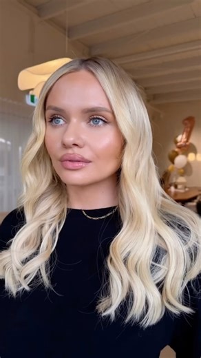Alli Simpson on Instagram: "oh hi blondieee.. 🤍🫶🏼 every little thing about my day at the @blondee_salon was perfect — from the vibes to the transformation.. the massage to the colour.. the wine & cheese board to the results; UNREAL x @faithwilliams you are a magician thank you @greatlengthsaus 🎀"