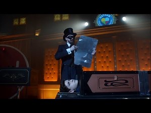 48. Gotham (s2e3). Bruce participates a magic trick.