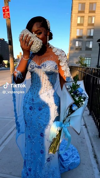 Prom Season : shipped to the US🇺🇸…. She ateeeeee✨✨no fitting, virtual measurements and it fits like gloves❤️ Dress: @vspangles