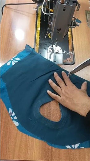 Watch full video in video's play list 👍 #shorts #blousewalasolution #viralvideo ✂️🧷🧵🪡