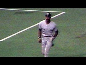 Winfield hits a grand slam