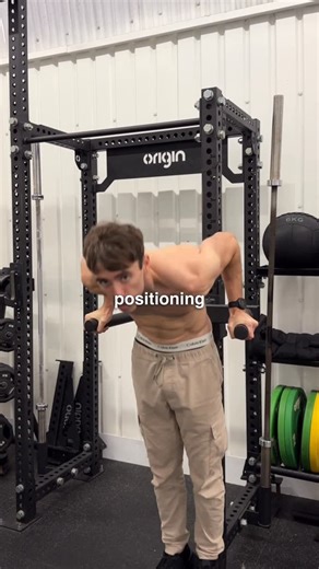 Ihsan & Sam - Calisthenics Coaches on Instagram: "You’re not weak, you just don’t know how to dip! Chances are your shoulders aren’t stable enough to perform a proper dip which is why they feel weird/painful. Most important cue for the dip is to fix your shoulders and rib cage. This can easily be achieved by thinking “ribs in” and pushing your shoulder blades (scapula) away from the ears (depression) and slightly round them forward (protraction). Next we want to fix the lower part of the body by