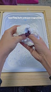 If there’s no snow outdoors, you can still create the perfect sensory snow play right at home. This fake snow looks just like the real thing, but it doesn’t freeze little hands, so kids can play with it comfortably indoors for a long time. All you need is baking soda and shaving cream. The best ratio is 2 parts baking soda 1 part shaving cream. This gives you a perfectly moldable, soft, snowy sensory base that’s great for scooping, shaping, and open-ended play. Simple, mess-friendly, and so much