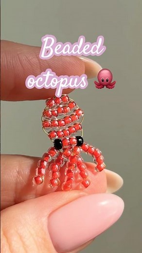 Watch me weave a micro octopus from beads! ⏱️🌊