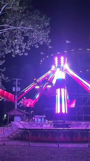 Knoebels "Downdraft" spinning flat ride
