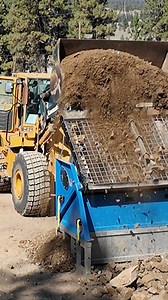 ⚡ The Heart of Every DeSite Screener – Vibration That Works At the core of every DeSite Vibratory Screener is a powerful, balanced vibration system that keeps material moving and productivity high. This system is what separates DeSite from ordinary screeners — it’s engineered to handle wet, compacted, or heavy material with ease, giving you clean, consistent results every time. ✅ Aggressive vibration breaks up clumps and improves separation ✅ Balanced deck motion keeps material flowing evenly ✅