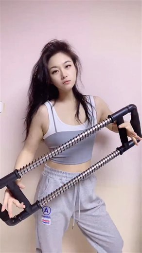 Su Xiao Ling on Instagram: "Bend down bar exercise"