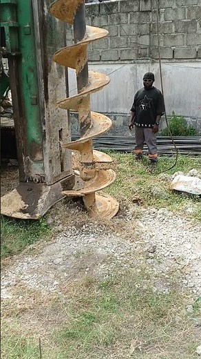 Drilling and casting of pile with CFA machine