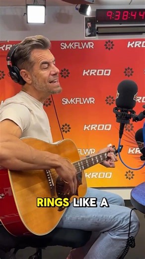 Nick Hexum of 311 for the first time performed a solo acoustic version of “Amber” 👌 Check out the full interview with #kleinallyshow on YouTube.com/kroq 🎥 #311 #amber #NickHexum #kroq #acousticversion #RockUnitedPH | Rock United Philippines