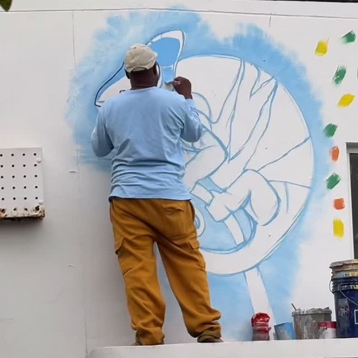 Serge changing colors at Locust Projects #art #miami #locustprojects #serge @locustprojects | mark_diamond_3d | Facebook