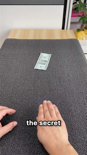 This Guy Makes Money Fly Without Touching It #magic #fyp