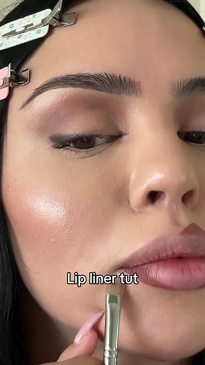 Lip Liner Tutorial: How to Avoid Droopy Lips
