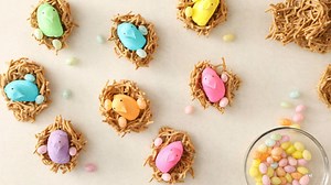 Give your PEEPS a home this Easter in these little bird nests made from chow mein noodles! | Parents