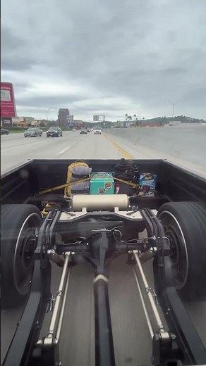 How a 4 link suspension with a watts link set up works in motion. cool sight to see. #gsimfab