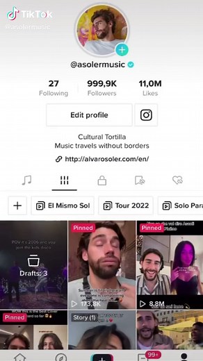Celebrating a Milestone with The Growing Family | Alvaro Soler Hawaii