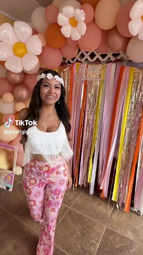 70's Party Outfits: Groovy Fashion Fiesta