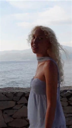 looking like anne hathaway