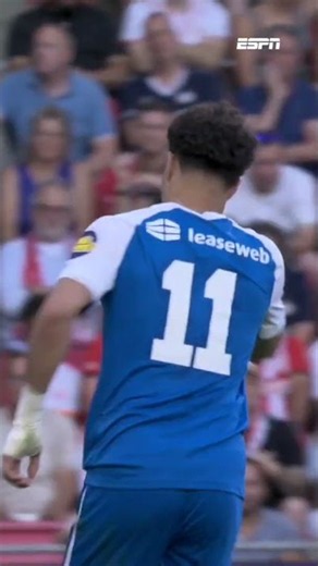 Ro-Zangelo Daal maakt er vanaf de stip zelfs 0-4 van! 😳