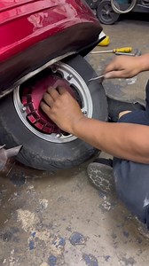 35K views · 626 reactions | Tutorial tukar brake shoe #vespaclassic #lebihbaiknaikvespa #restorationvespa #vespa #vespaempire #ve #vespamalaysia #vespasuper | Vespa empire enterprise | Facebook