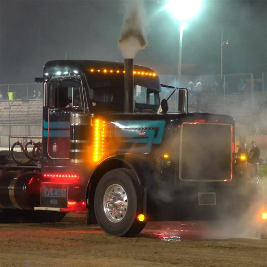 363K views · 10K reactions | Fire spitting Eagleson Peterbilt on the pulling sled #largecar #bigrig #diesel #semi #peterbilt | BUILT Diesel MAFIA | Facebook