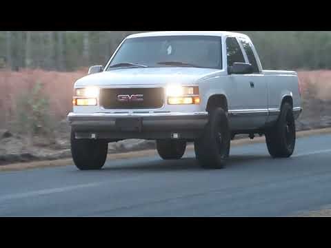 SUPER 10 VS SUPER 40 FLOWMASTER EXHAUST ON 2 1996 GMC TRUCKS