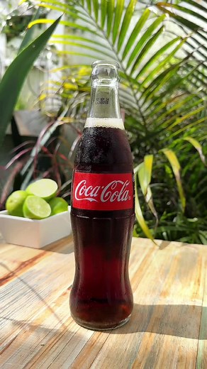 Receta de Cuba Libre en Botella con Ron, Limón y Coca-Cola