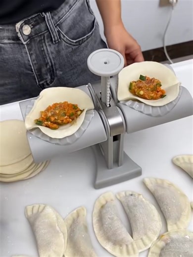 mini machine à pastels disponible #machine #cuisine #ecommerce #commerce #business