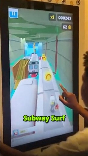 Hráli Subway Surf v Mekáči! 😱