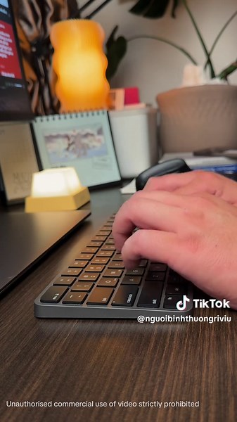 Bàn phím không dây Meetion iKey K210: Thiết kế tối giản