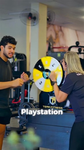 Team Fitness ® on Instagram: "𝑻𝑶𝑻𝑨𝑳 𝑷𝑨𝑺𝑺 𝒐𝒖 𝑾𝑬𝑳𝑳𝑯𝑼𝑩? Aqui na TeamFitness constância merece reconhecimento. Durante o mês de Janeiro, clientes Wellhub e Totalpass, que completarem 14 check-ins, ganha um prêmio exclusivo da Team Fitness. 𝑭𝑬𝒁 𝑶𝑺 𝟏𝟒 𝑪𝑯𝑬𝑪𝑲𝑰𝑵𝑺? Ganha o direito de girar a 🎰Roleta da Sorte 🍀 e ser contemplado com um de nossos brindes exclusivos. ⚠️ Regras: - Válido para os clientes a partir do (Basic+) do Wellhub e (TP1+) do Totalpass; - Os brindes são